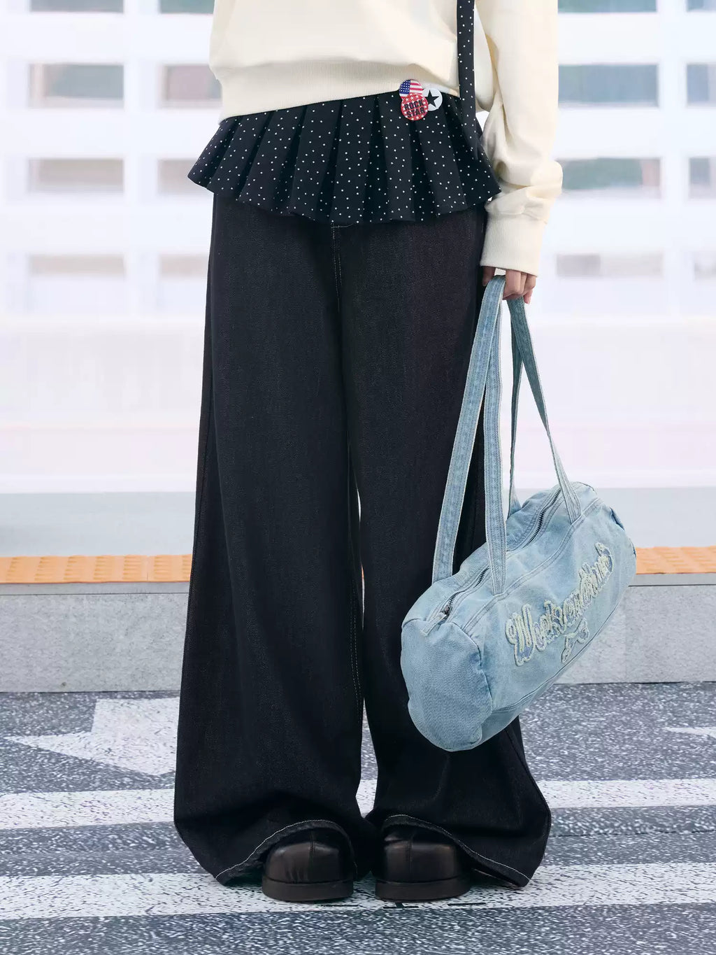 Bow & letter print denim shoulder bag