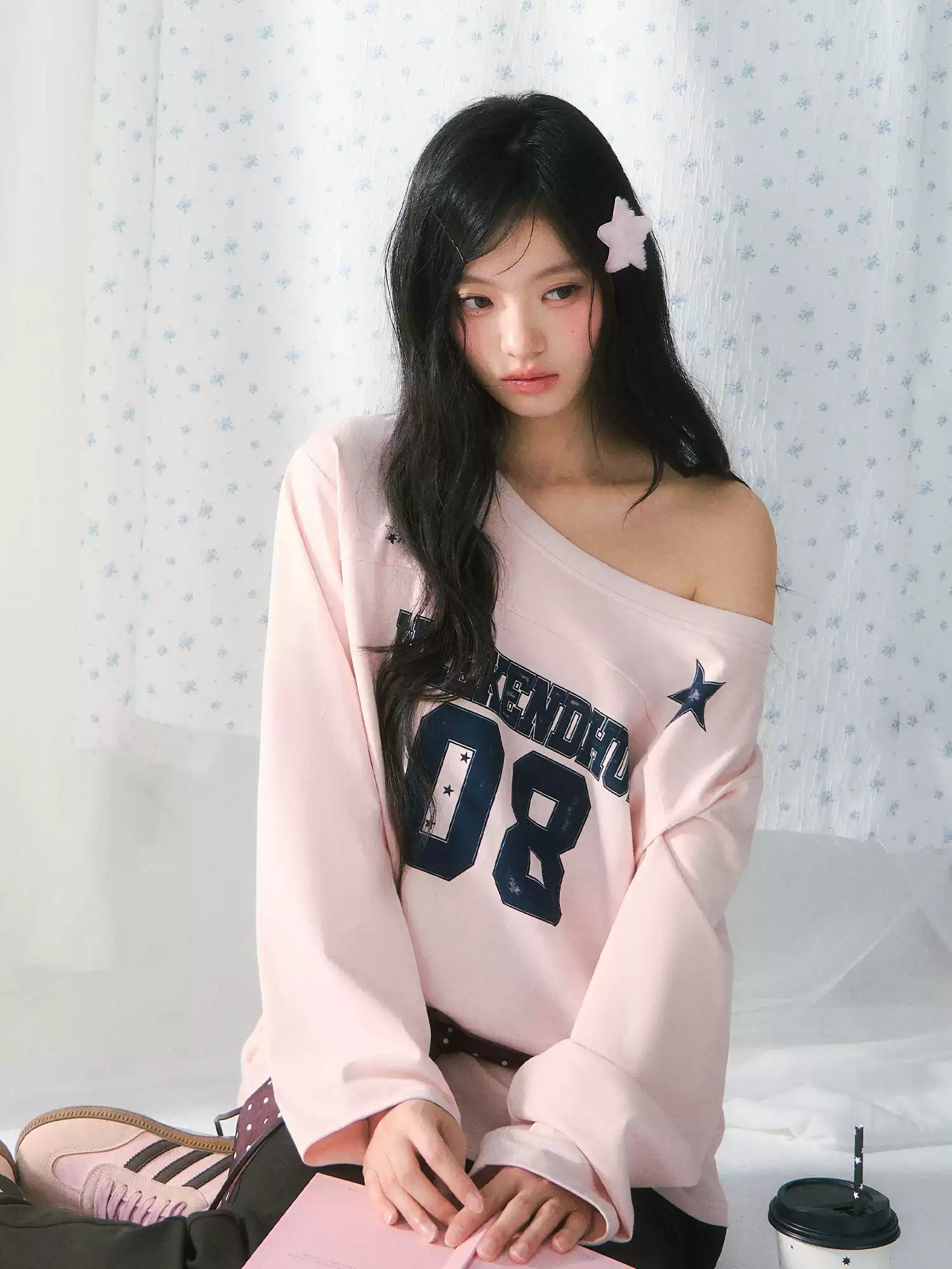 08 Pink one-shoulder long sleeve top