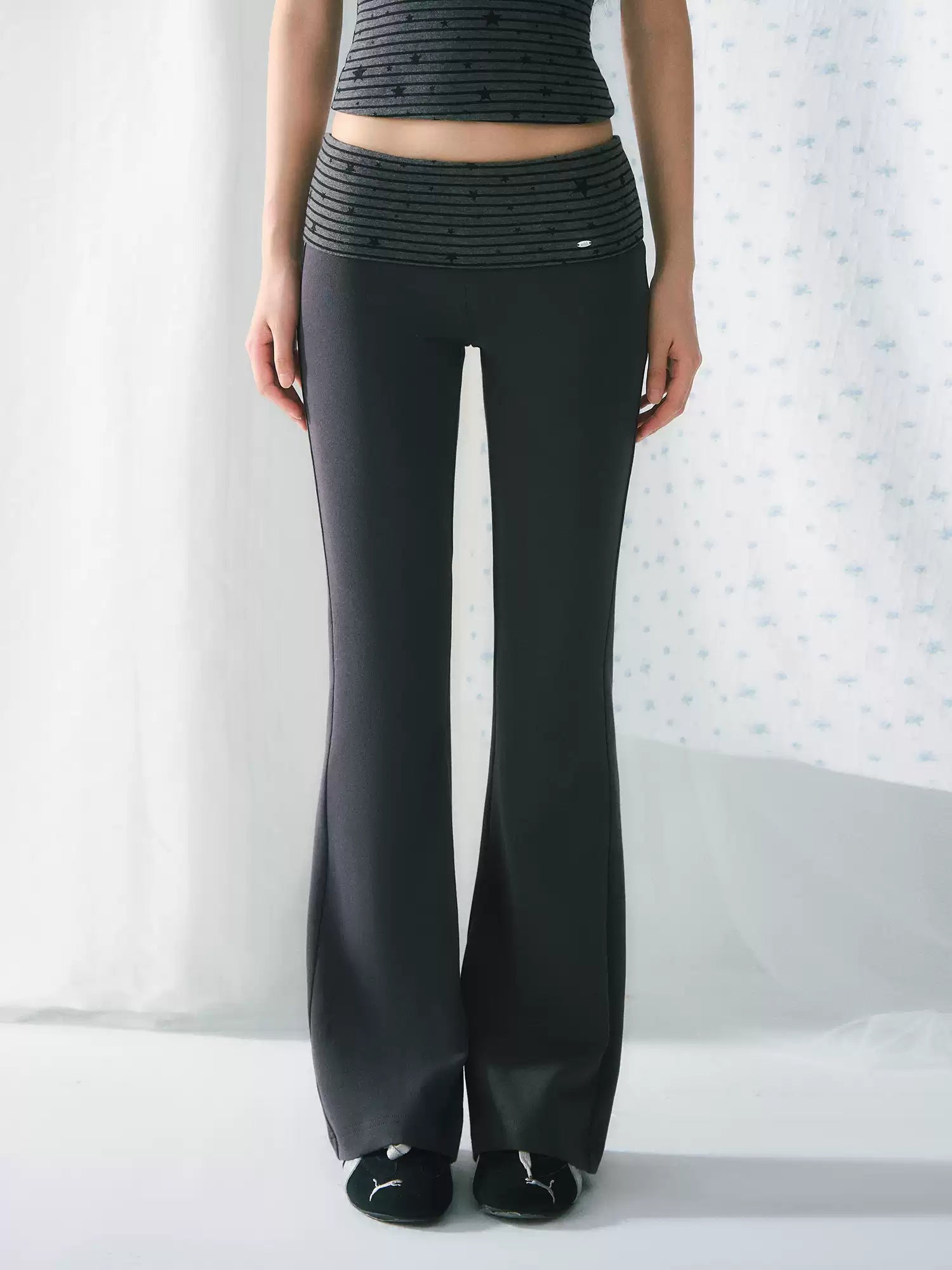 Retro striped waistband flared pants in dark gray