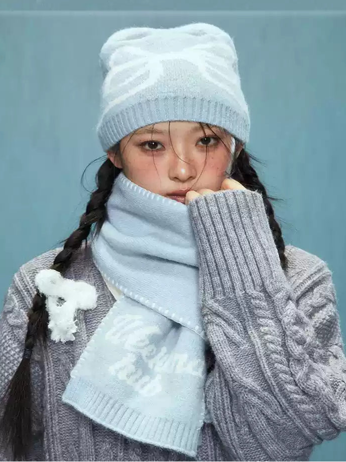 Cashmere Weekendhub logo scarf